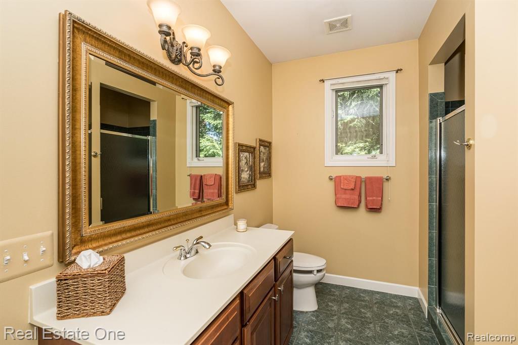 385 Rochdale Drive South Rochester Hills, MI 48309 - Photo 25 of 42