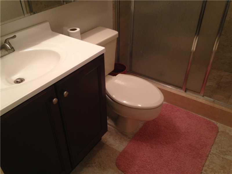 8164 Thames Boulevard, Unit A Boca Raton, FL 33433 - Photo 8 of 9 Bathroom.