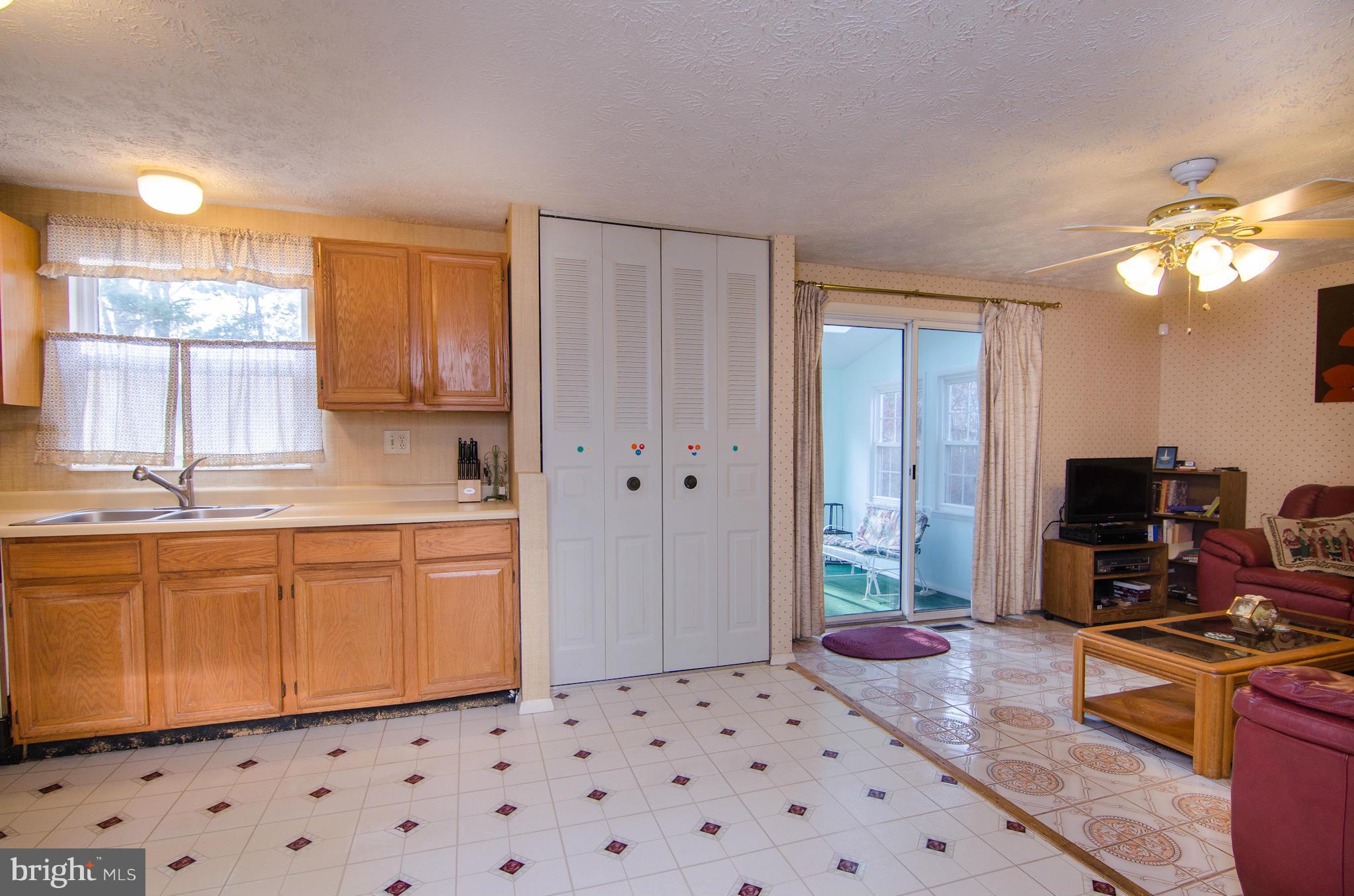 14434 Twig Road Silver Spring, MD 20905 - Photo 8 of 30 Kitchen
