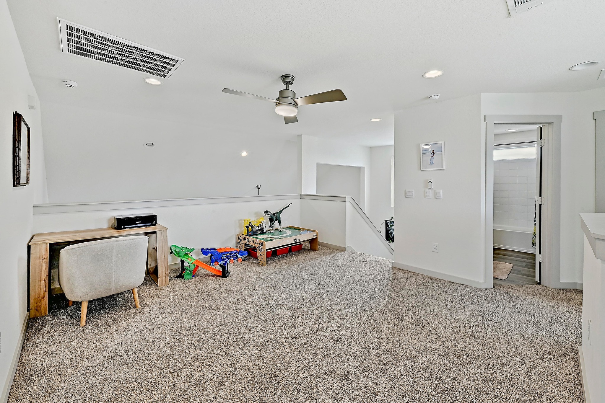 7712 Linnie Lane Austin, TX 78724 - Photo 24 of 37 a view of room with furniture and air hockey table