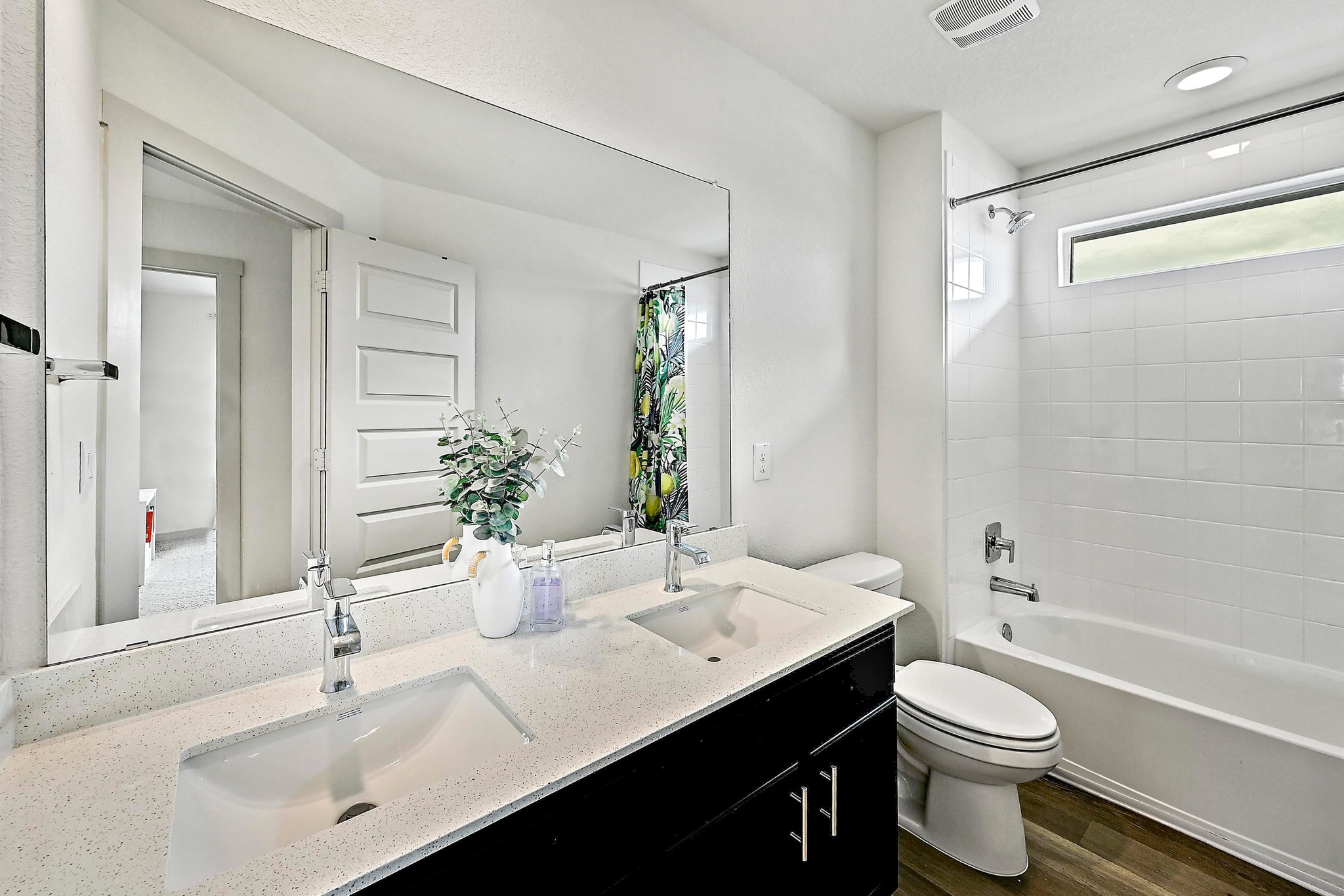 7712 Linnie Lane Austin, TX 78724 - Photo 28 of 37 a bathroom with a sink and a mirror