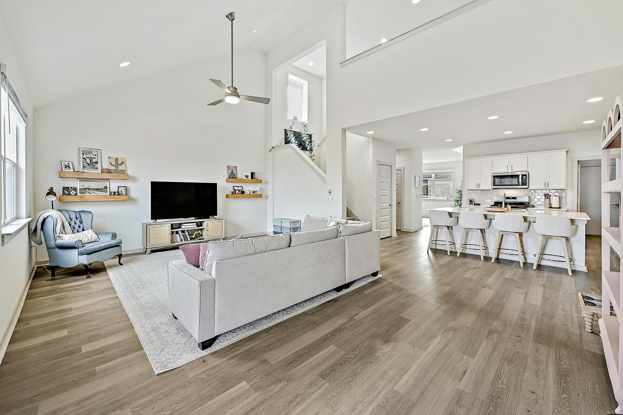 7712 Linnie Lane Austin, TX 78724 - Photo 9 of 37 a living room with furniture and a flat screen tv