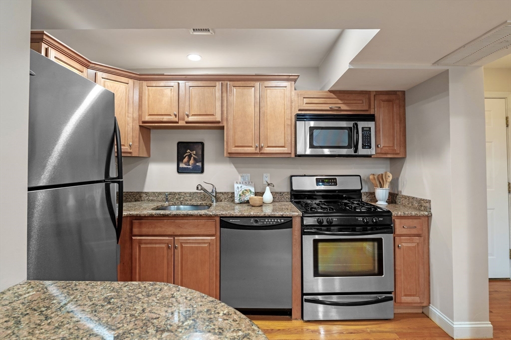 112 Porter Street, Unit 3 Melrose, MA 02176 - Photo 12 of 21