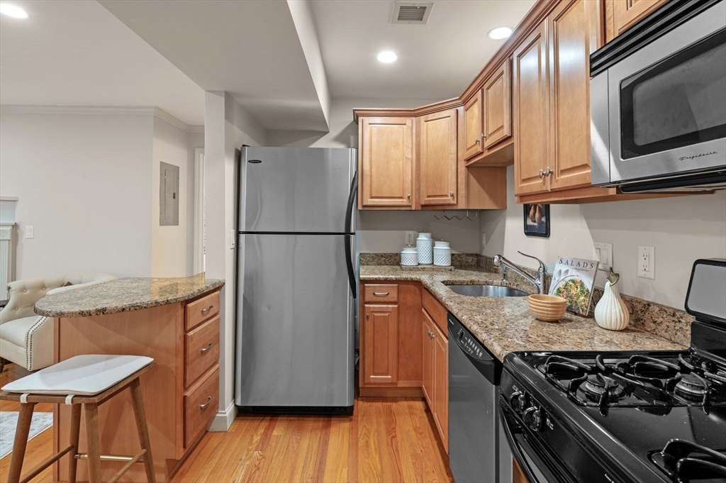 112 Porter Street, Unit 3 Melrose, MA 02176 - Photo 13 of 21