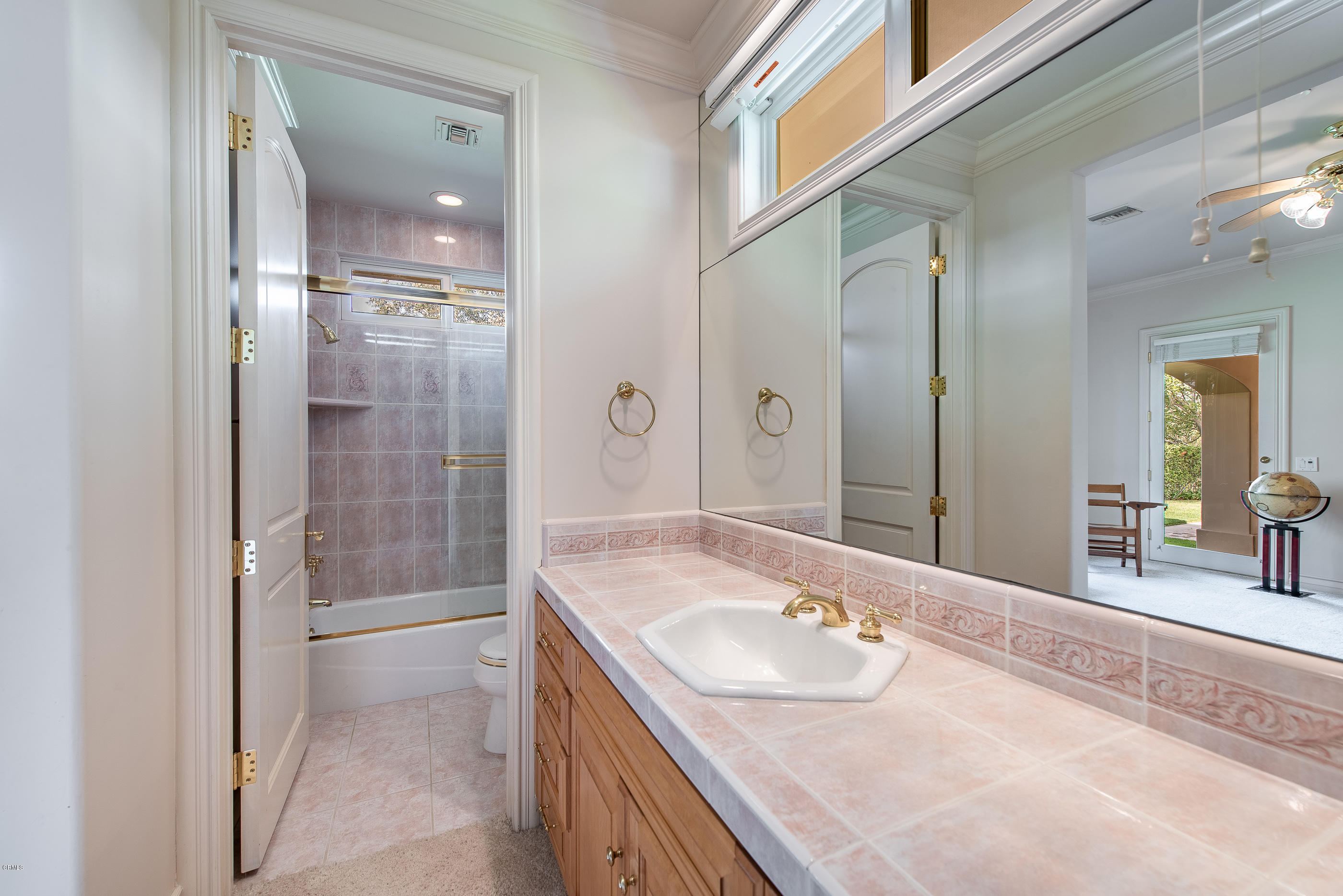 657 Corte Corrida Camarillo, CA 93010 - Photo 33 of 74 657 Corte Corrida Camarillo-30