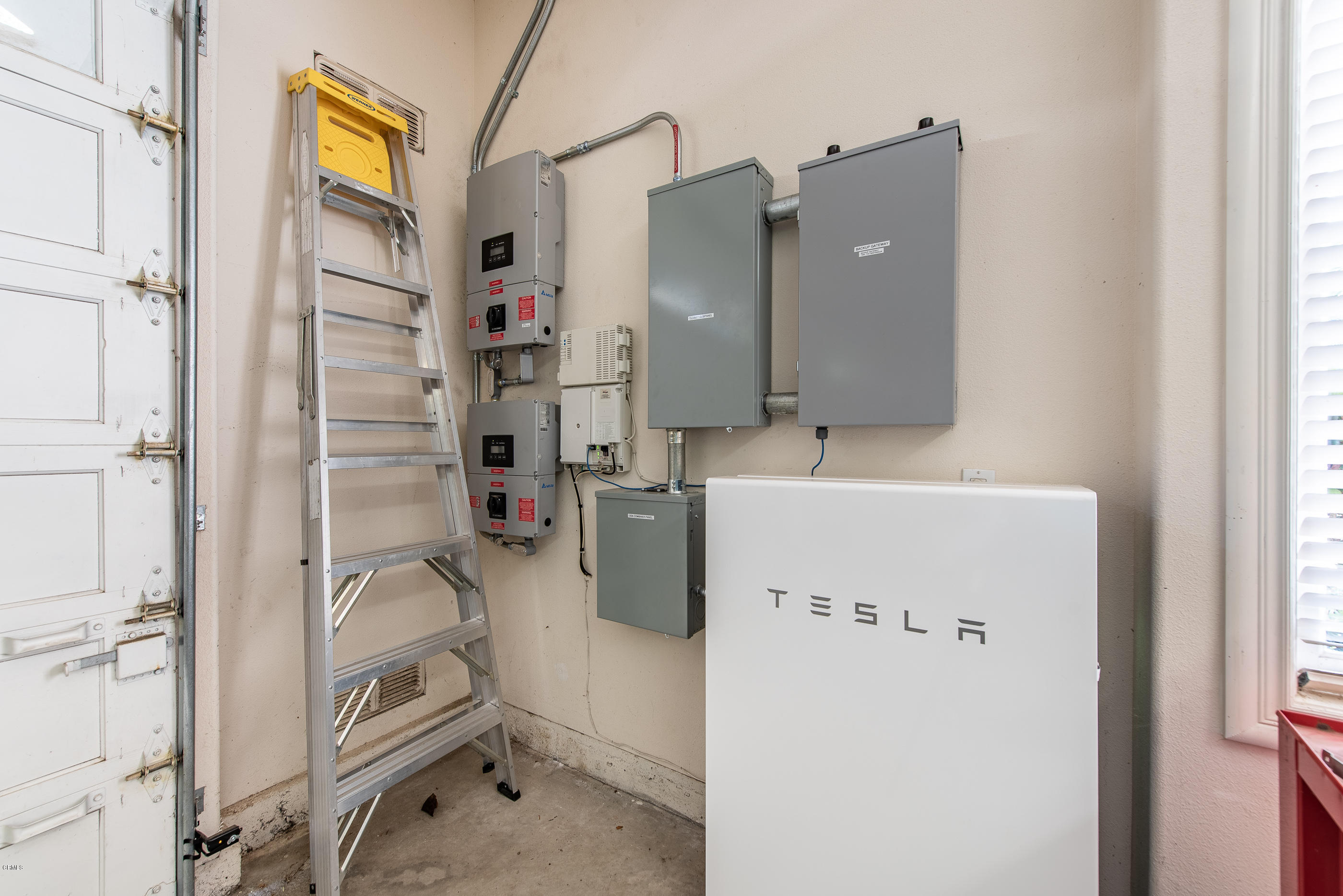 657 Corte Corrida Camarillo, CA 93010 - Photo 38 of 74 657 Corte Corrida Camarillo-37