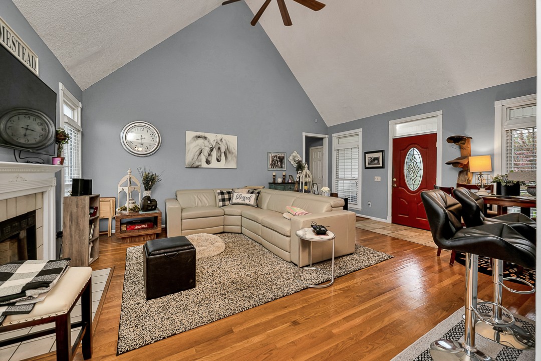 624 Faith-Rae Boulevard Morrison, TN 37357 - Photo 8 of 38 a living room with furniture and wooden floor