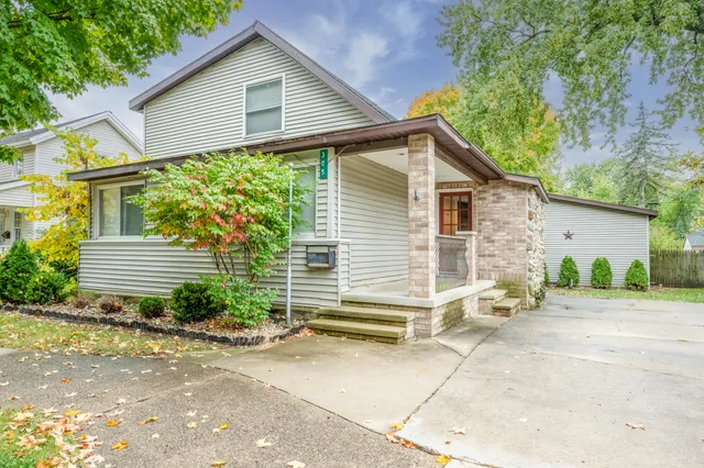 $270,900 | 305 South Main Street, Berrien Springs, MI 49103