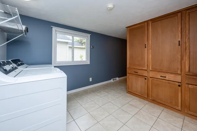 $270,900 | 305 South Main Street, Berrien Springs, MI 49103