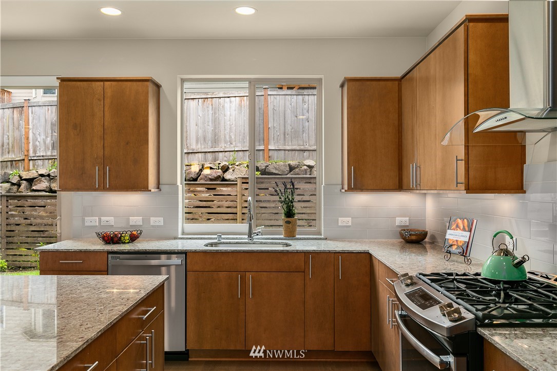 5309 Northeast 11th Place Renton, WA 98059 - Photo 14 of 37 Gallery Image 14