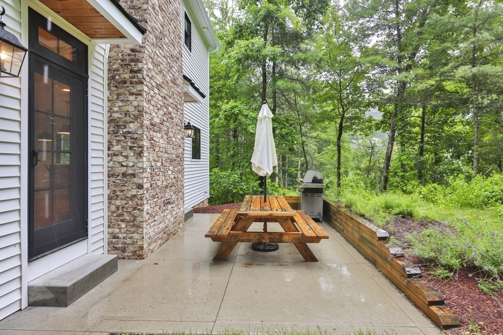 1322 Center Street Ludlow, MA 01056 - Photo 35 of 40