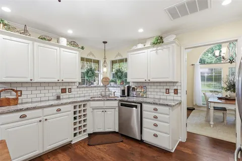 $495,000 | 6913 Allen Pl Drive, Fort Worth, TX 76116