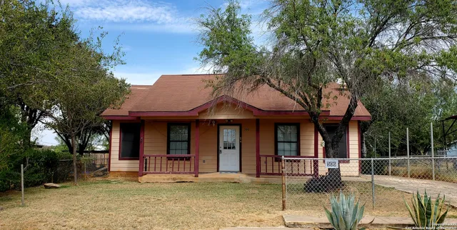 $120,000 | 506 2nd Street, Cotulla, TX 78014