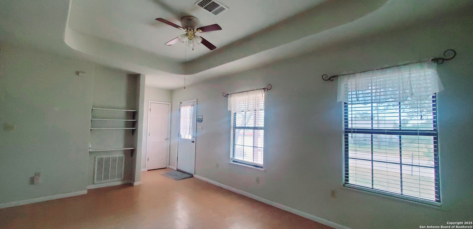 506 2nd Street Cotulla, TX 78014 - Photo 2 of 9