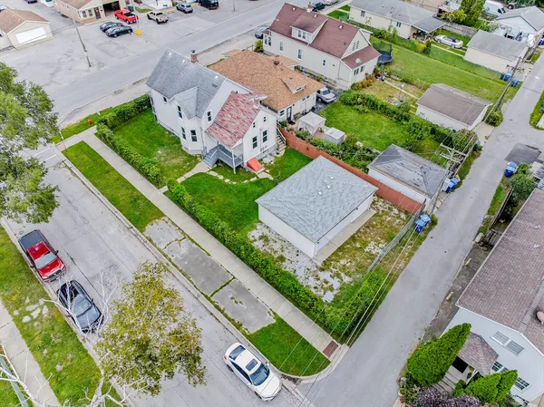 $2,600 | 2823 Broadway Street, Blue Island, IL 60406