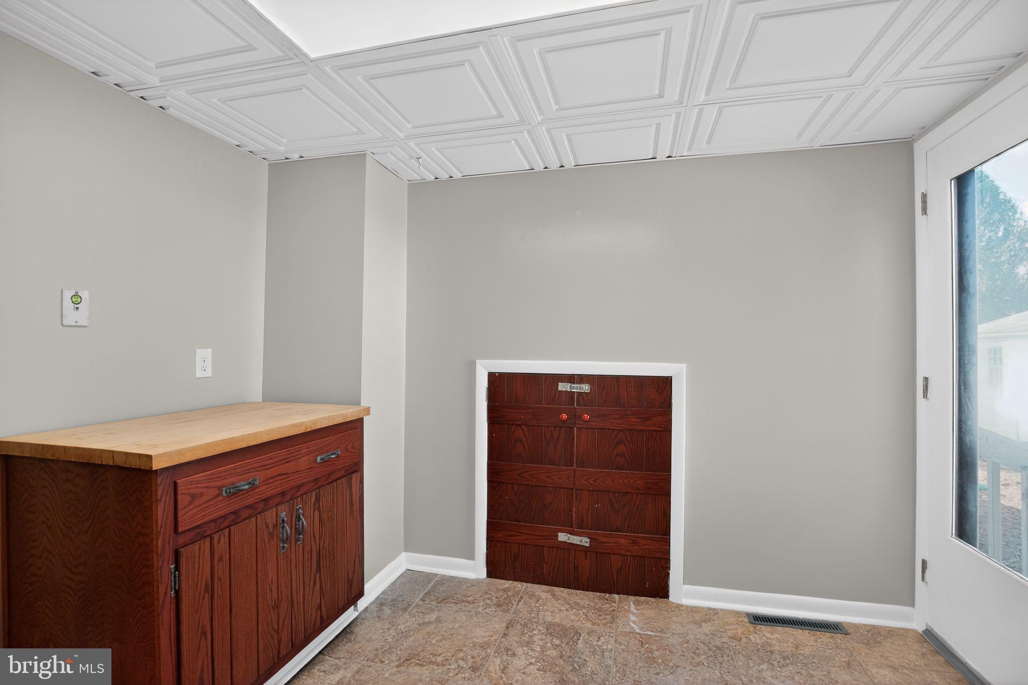 40855 Spring House Lane Leonardtown, MD 20650 - Photo 22 of 78 Rolling island & wine closet