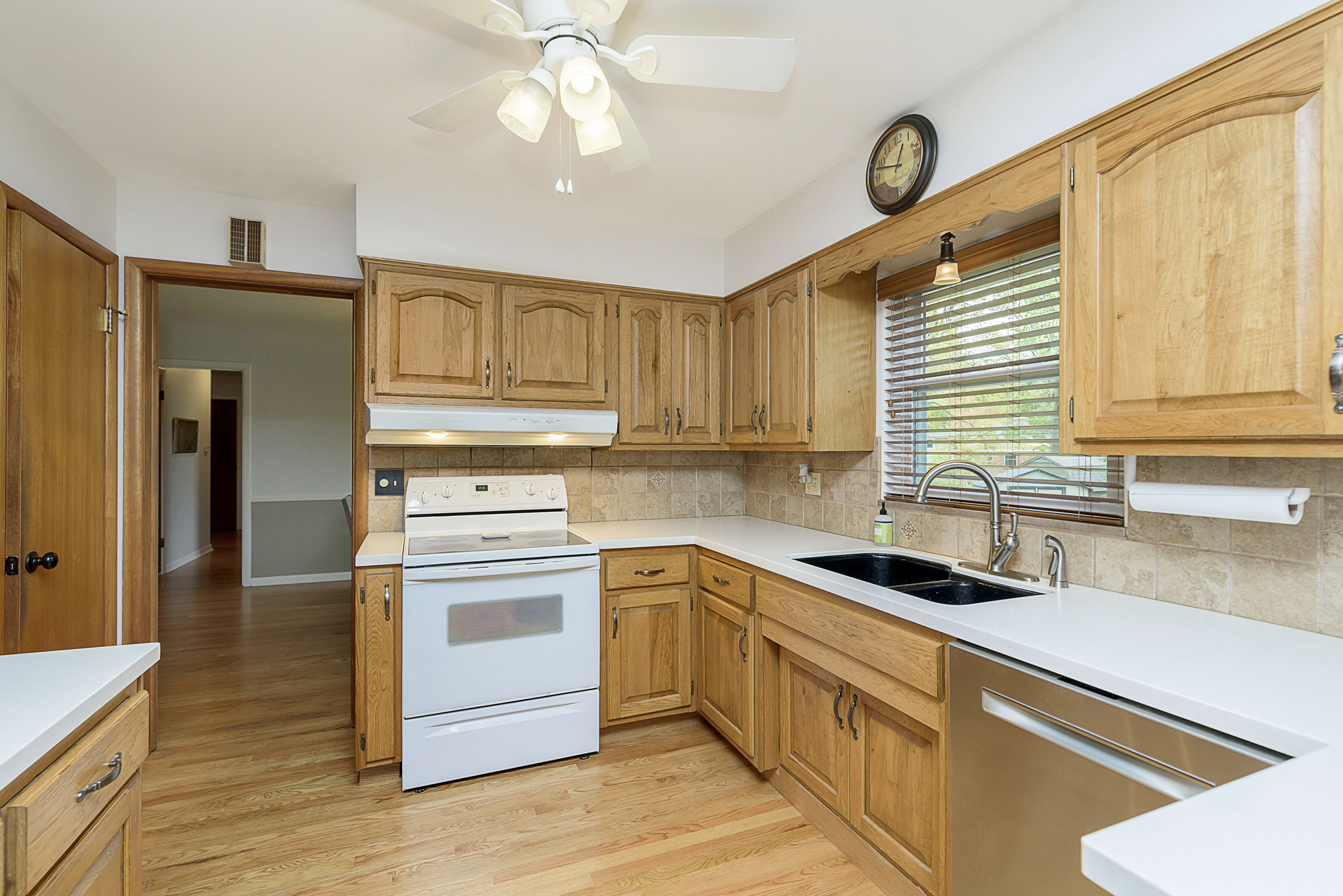 6308 Brokenhurst Road Indianapolis, IN 46220 - Photo 10 of 35