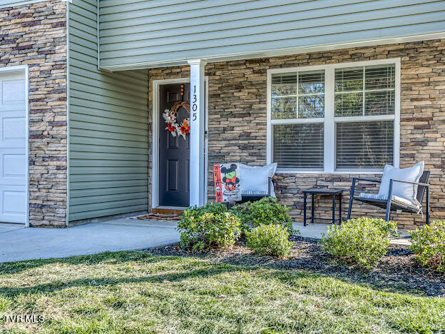 1305 Clark Pt Road Kingsport, TN 37660 - Photo 3 of 34 IMG_7720