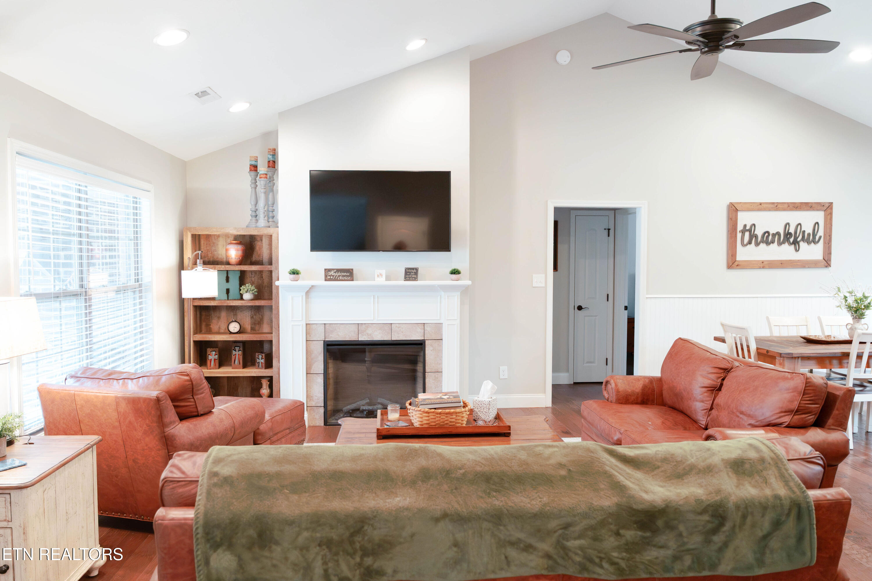 7248 Thornbrook Lane Powell, TN 37849 - Photo 4 of 36 DSC00353