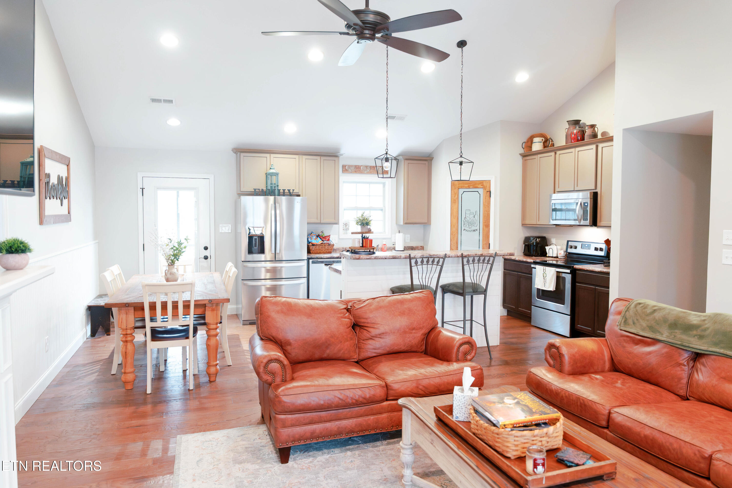 7248 Thornbrook Lane Powell, TN 37849 - Photo 5 of 36 DSC00360