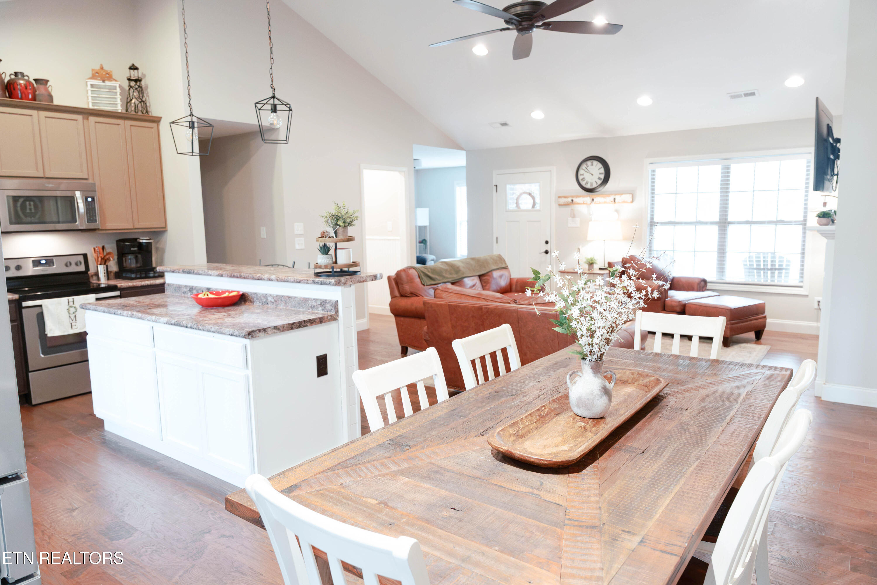 7248 Thornbrook Lane Powell, TN 37849 - Photo 9 of 36 DSC00336