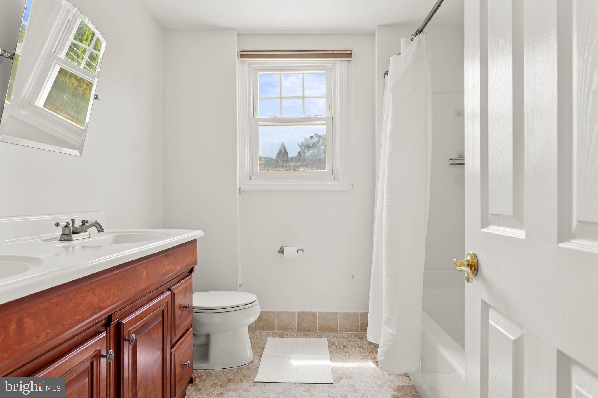 393 Grange Road Wayne, PA 19087 - Photo 20 of 31 Hall Bath