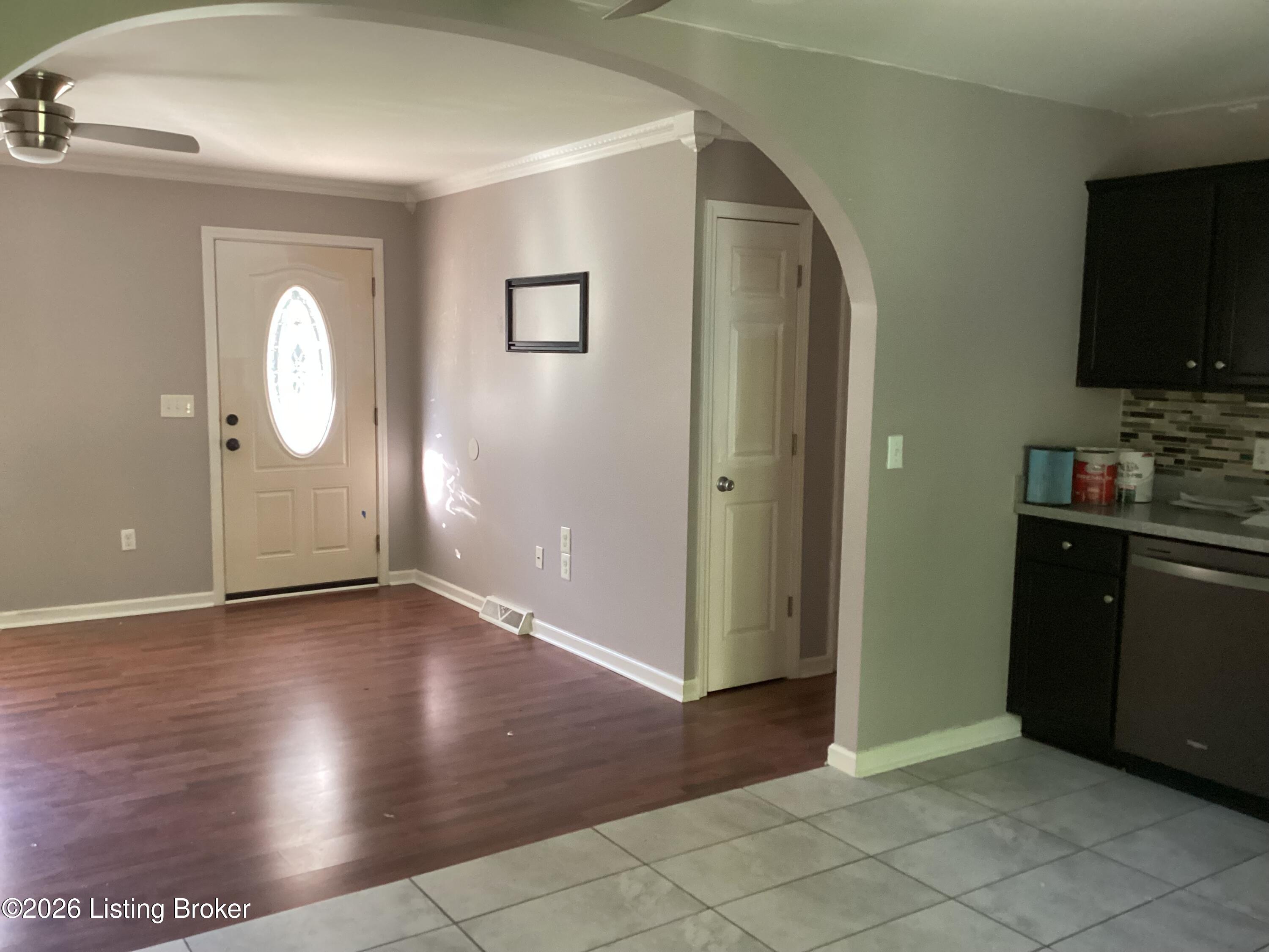 8313 Roseborough Road Louisville, KY 40228 - Photo 4 of 46 IMG_6375