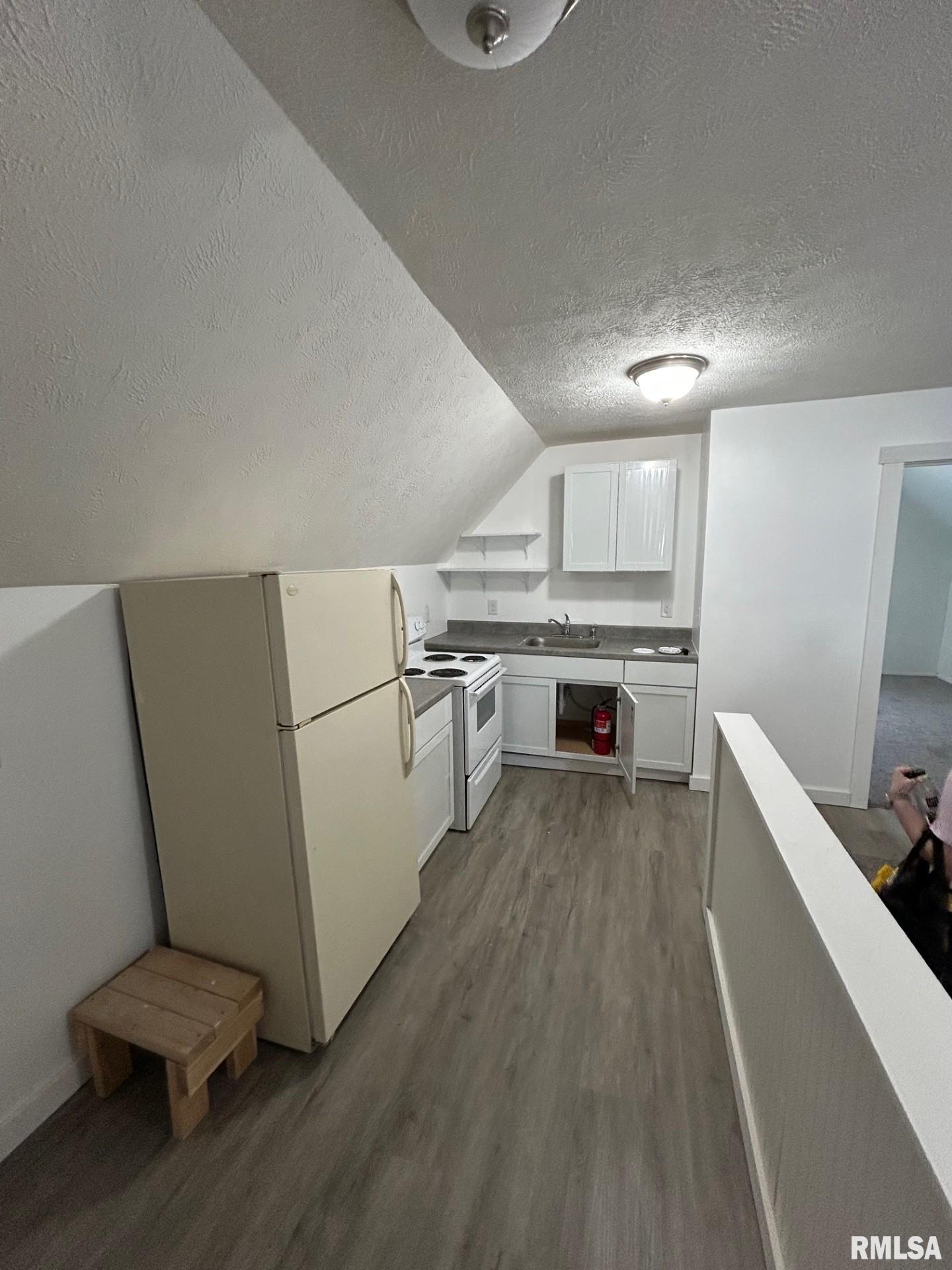 318 South State Street Springfield, IL 62704 - Photo 12 of 16