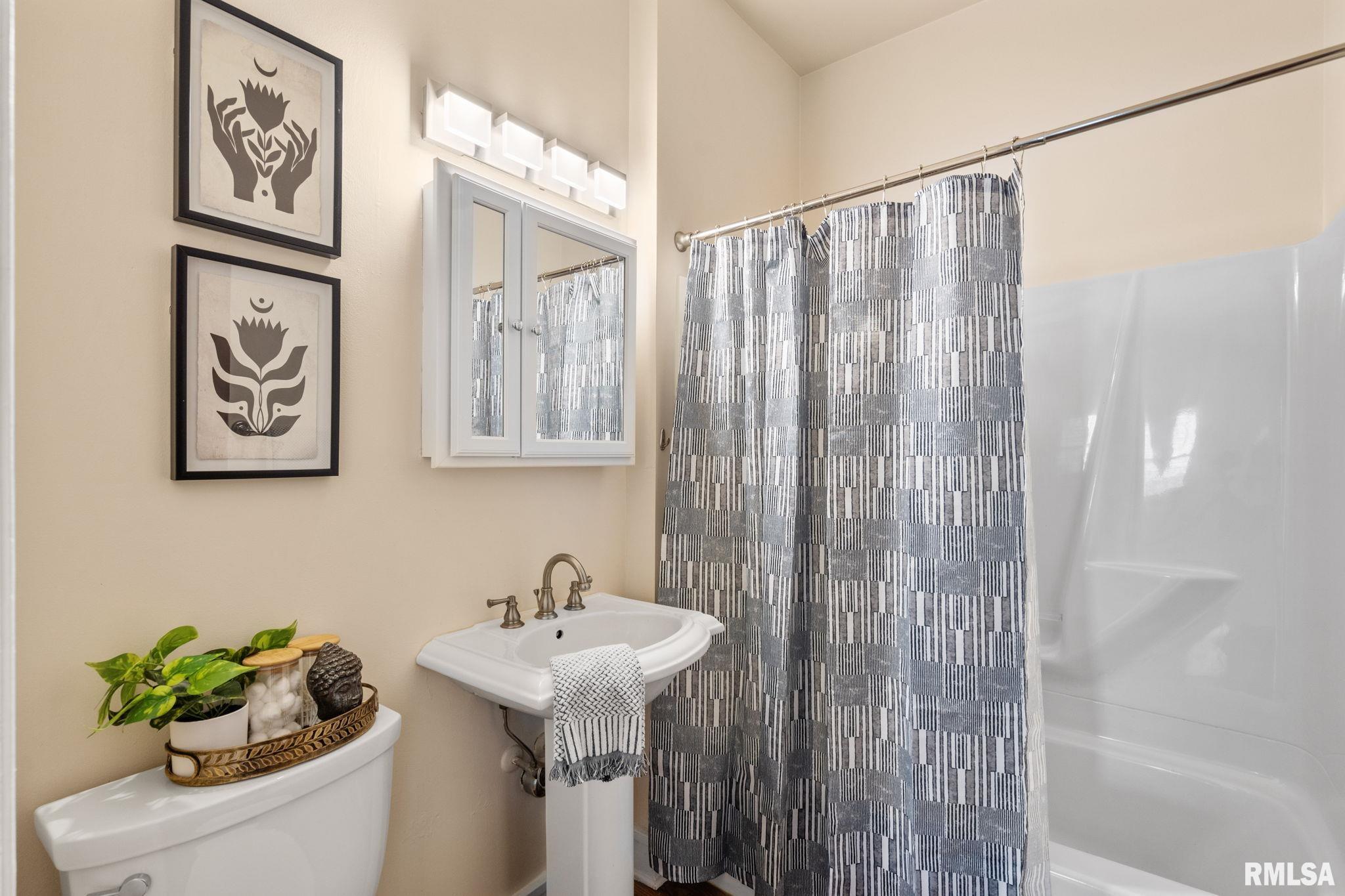 2221 Ripley Street Davenport, IA 52803 - Photo 15 of 25