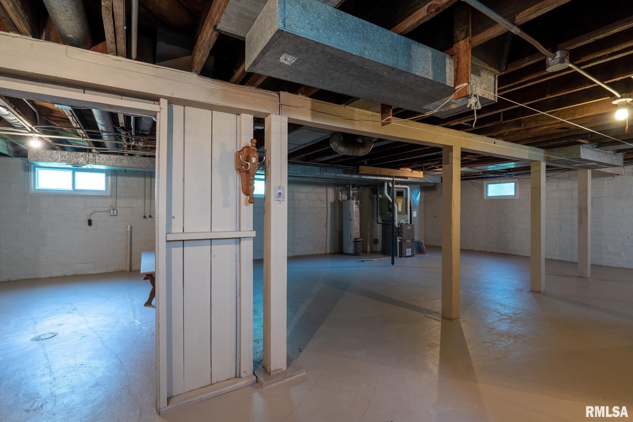 2221 Ripley Street Davenport, IA 52803 - Photo 17 of 25