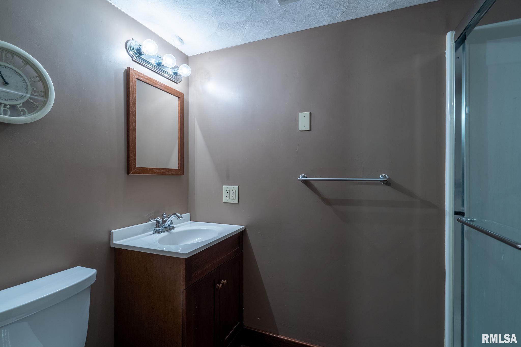 2221 Ripley Street Davenport, IA 52803 - Photo 18 of 25