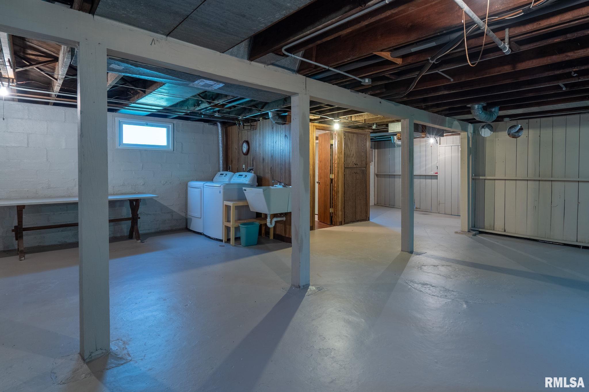 2221 Ripley Street Davenport, IA 52803 - Photo 19 of 25