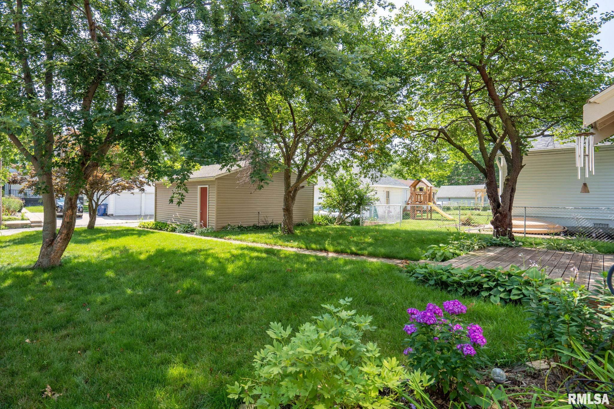 2221 Ripley Street Davenport, IA 52803 - Photo 22 of 25