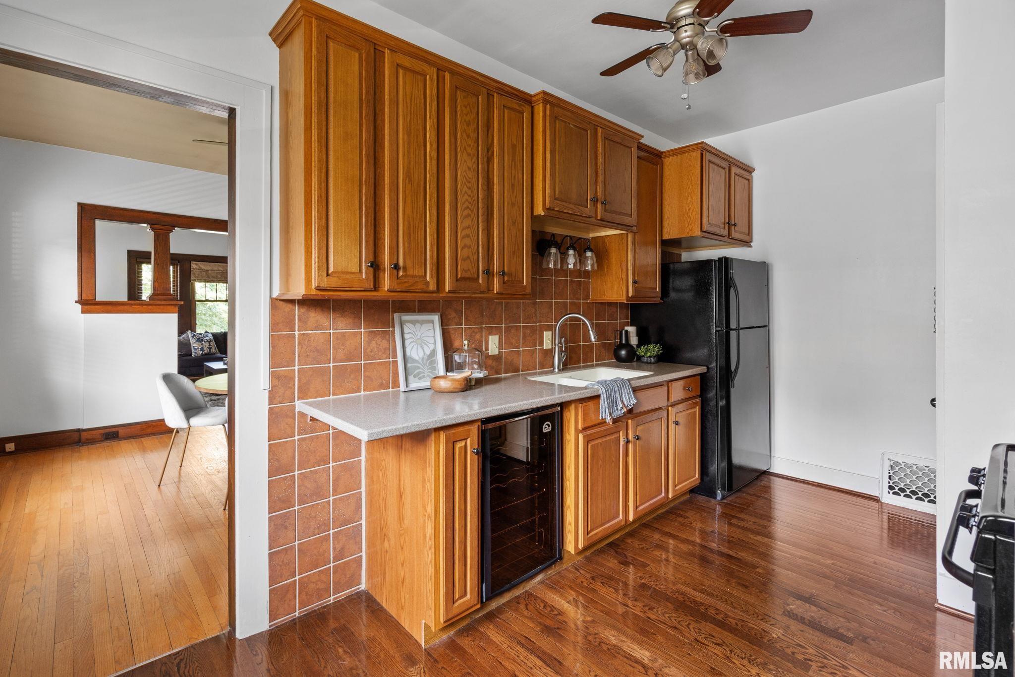 2221 Ripley Street Davenport, IA 52803 - Photo 10 of 25