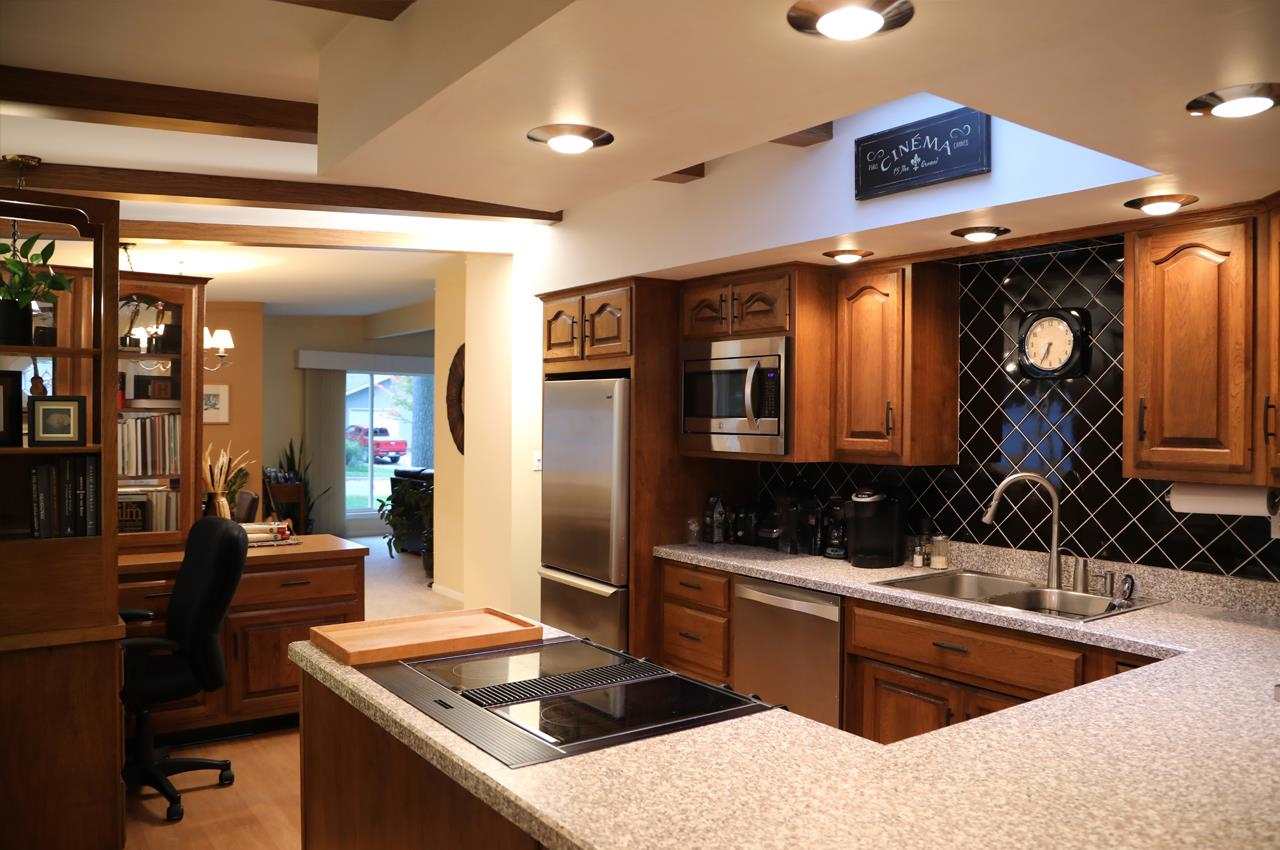 1215 Anderson Road Traverse City, MI 49686 - Photo 3 of 24 1894317-3.JPG
