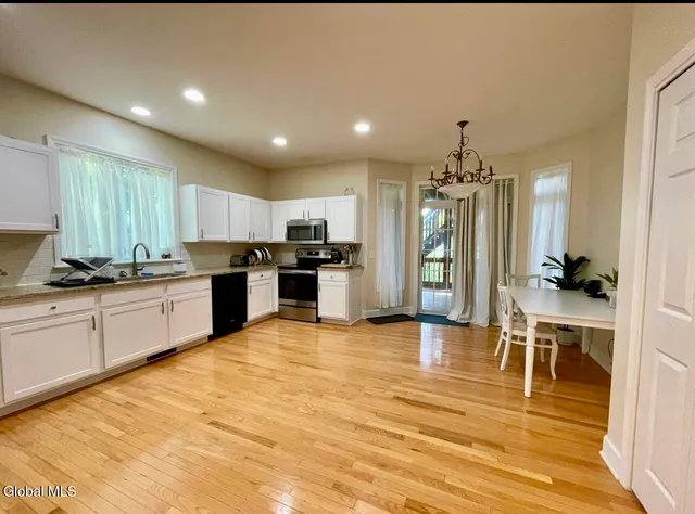 $3,400 | 14 Dyer Switch Road, Unit A, Saratoga Springs, NY 12866