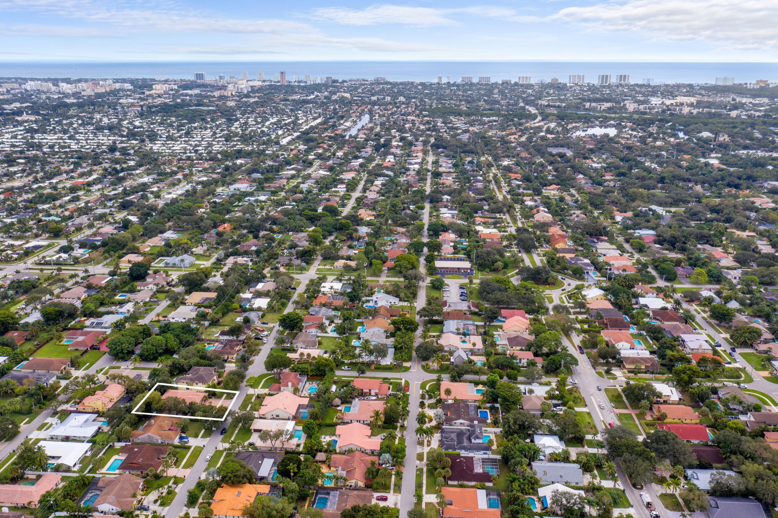 1321 Southwest 16th Street Boca Raton, FL 33486 - Photo 5 of 37 Conveniently located in E. Boca Raton