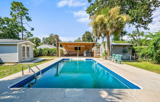 $448,000 | 915 Belleview Circle West, Beaufort, SC 29902