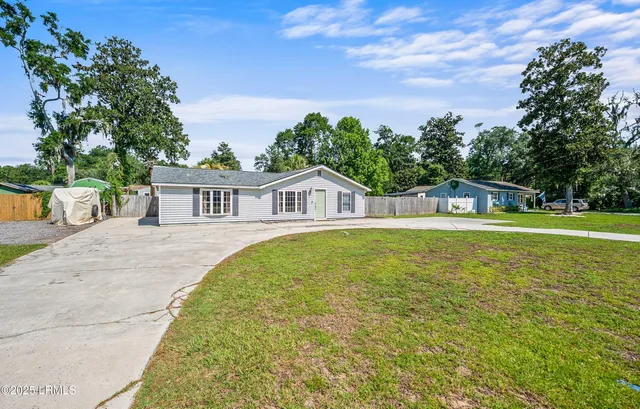 $448,000 | 915 Belleview Circle West, Beaufort, SC 29902