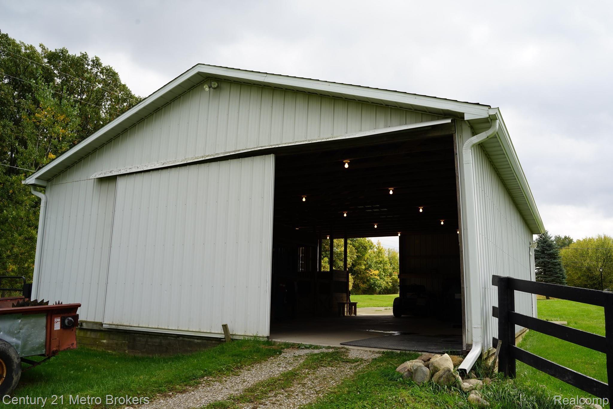 3848 Davison Road Lapeer, MI 48446 - Photo 35 of 39 DSC09974.jpg
