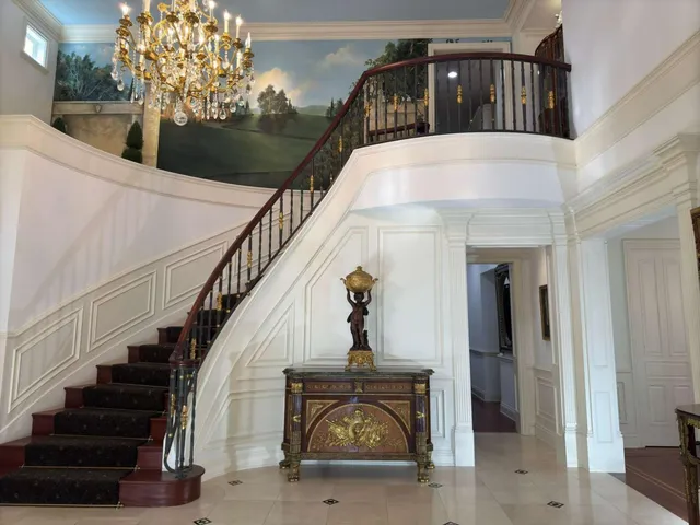 a view of entryway and hall