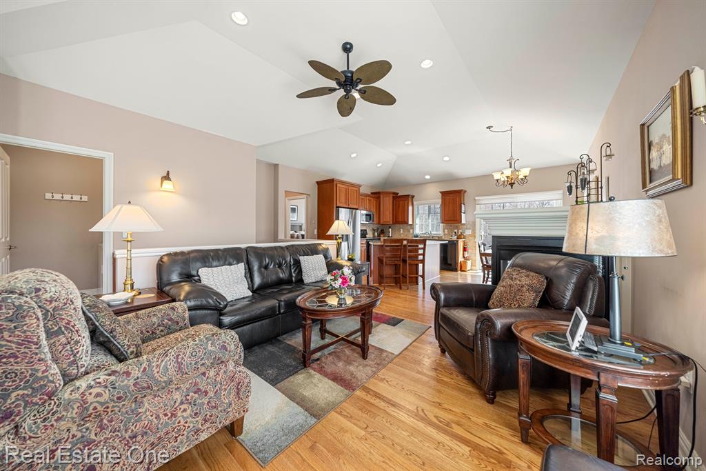 565 Andover Court Rochester Hills, MI 48306 - Photo 10 of 50