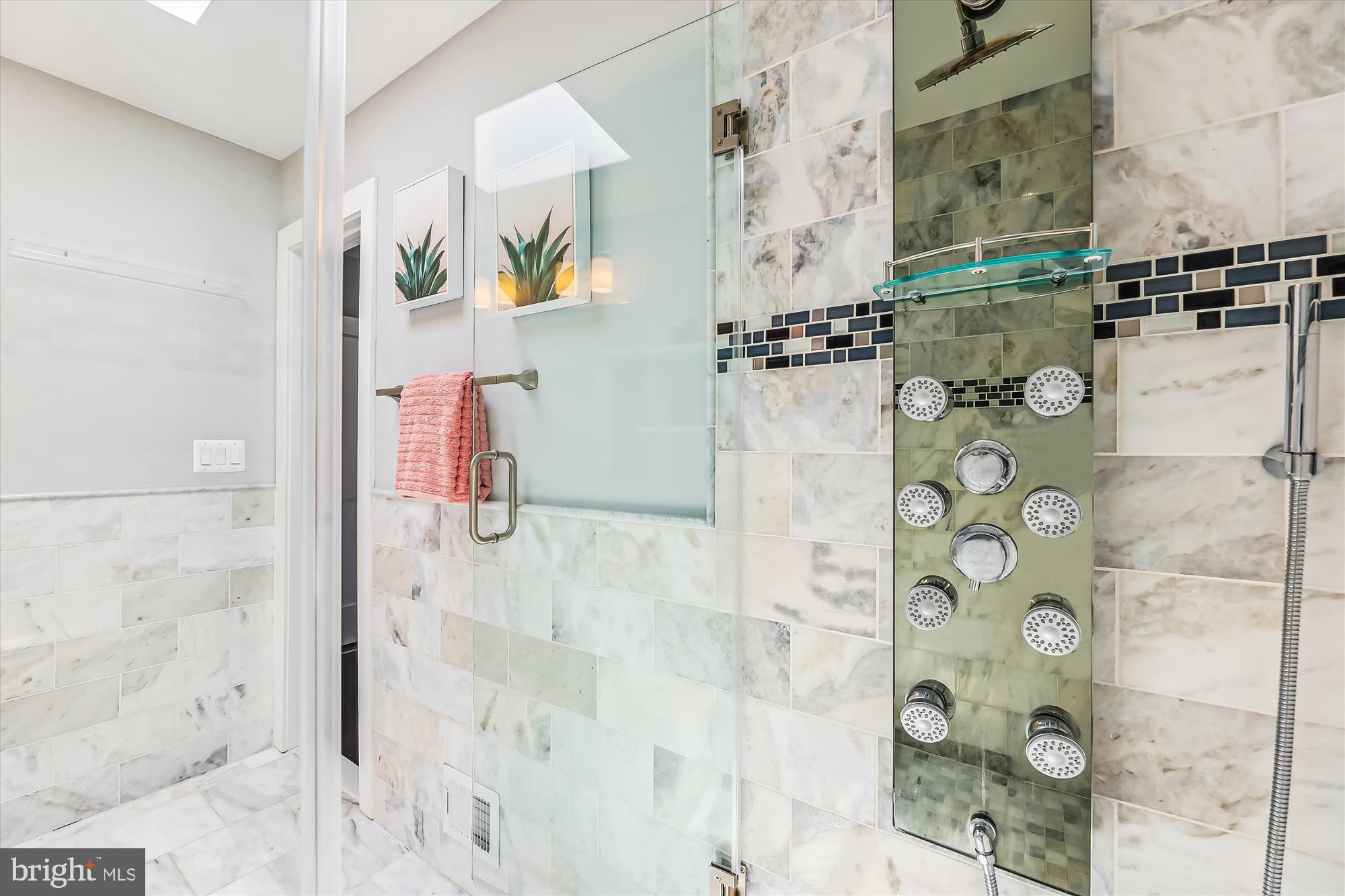 847 20th Street Northeast Washington, DC 20002 - Photo 18 of 52 Shwr