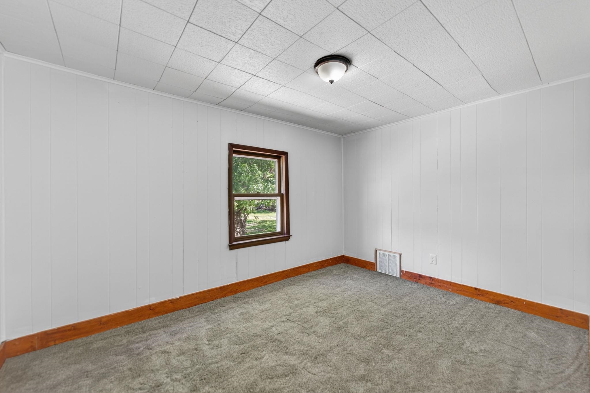 972 East Philhower Road Beloit, WI 53511 - Photo 10 of 29