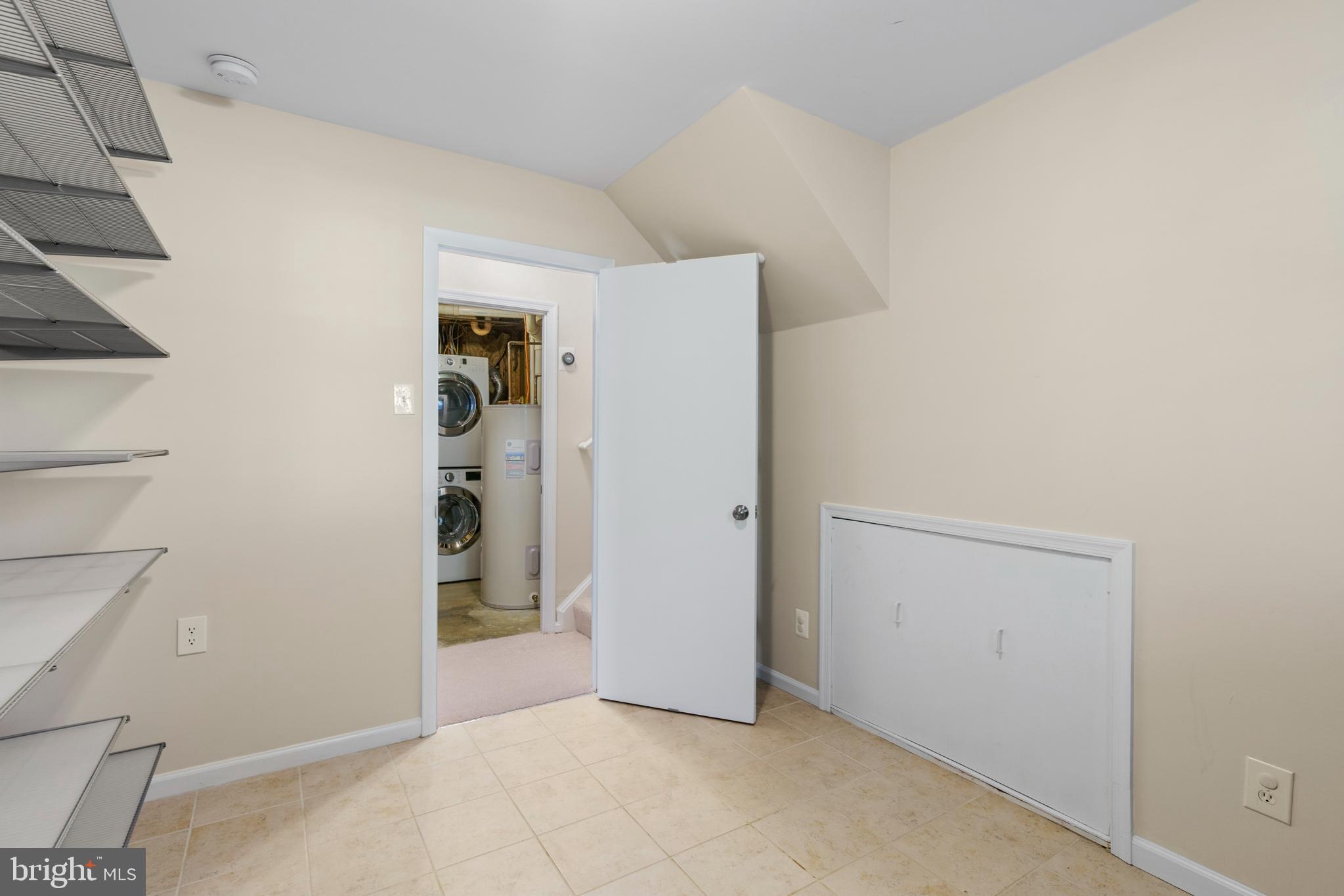 1106 Devon Street Herndon, VA 20170 - Photo 21 of 26 Additional Room and Downstairs Laundry