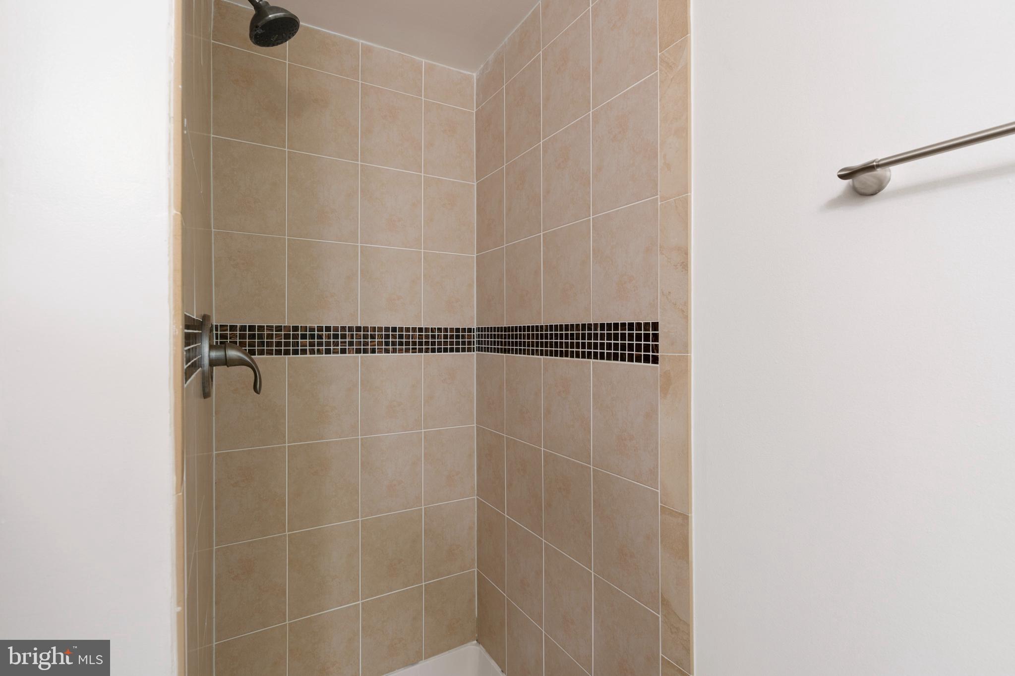 1106 Devon Street Herndon, VA 20170 - Photo 23 of 26 Downstairs Full Bathroom