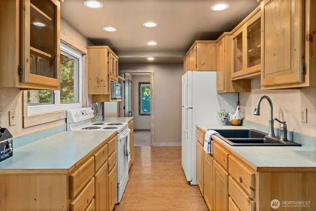 $594,999 | 221 Lakedale Drive, Ronald, WA 98940