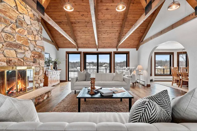 $1,699,000 | 2045 Lost Dauphin Road, De Pere, WI 54115