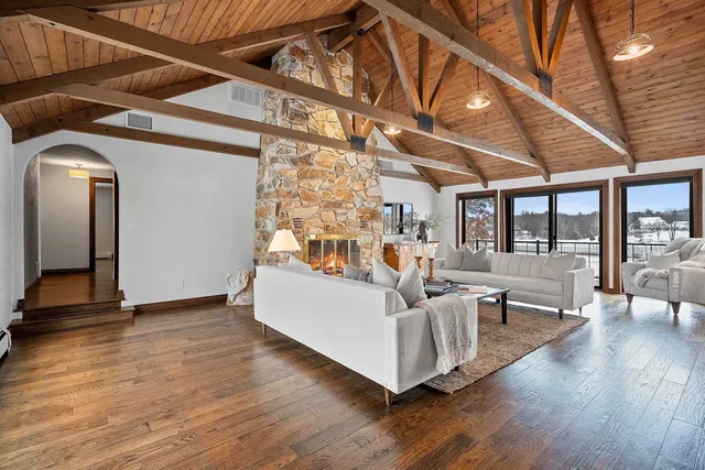 $1,699,000 | 2045 Lost Dauphin Road, De Pere, WI 54115