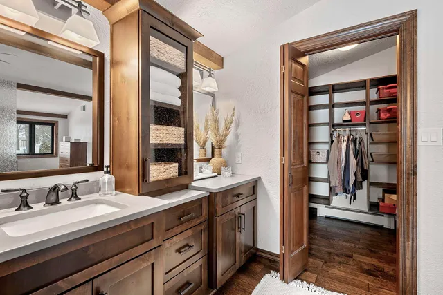 $1,699,000 | 2045 Lost Dauphin Road, De Pere, WI 54115